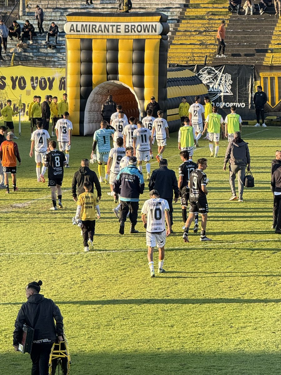 En un encuentro sin emociones, Almirante Brown empató 0 a 0 ante Central Norte por la fecha 26 de la Primera Nacional. 

🔜 Próxima fecha visita a Gimnasia de Mendoza el sábado 16 a las 17.15hs