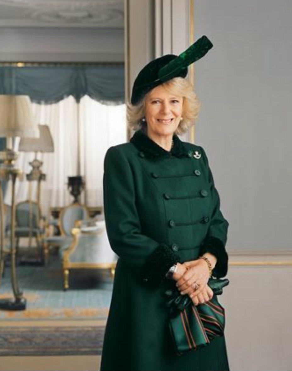 lasloria's tweet photo. Her Majesty The Queen #QueenCamilla https://t.co/IXIHMNKUQh