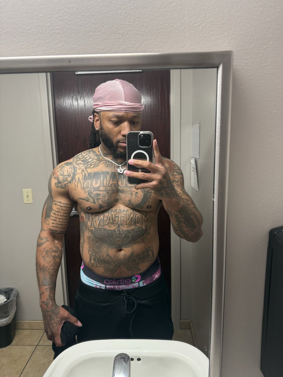 MONTANAof300 tweet media