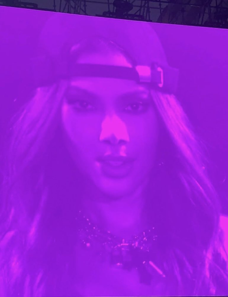 NikolaRyback's tweet photo. Anitta face card in show 2024 / Anitta face card in show 2025 ❤️ https://t.co/dOtbdshCSt