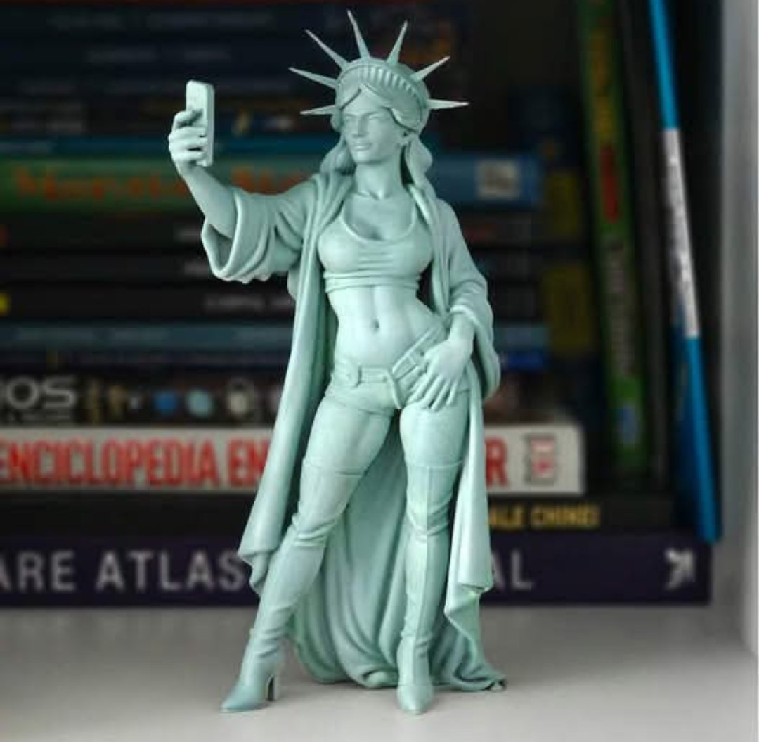 Another hot white chick in jeans😘