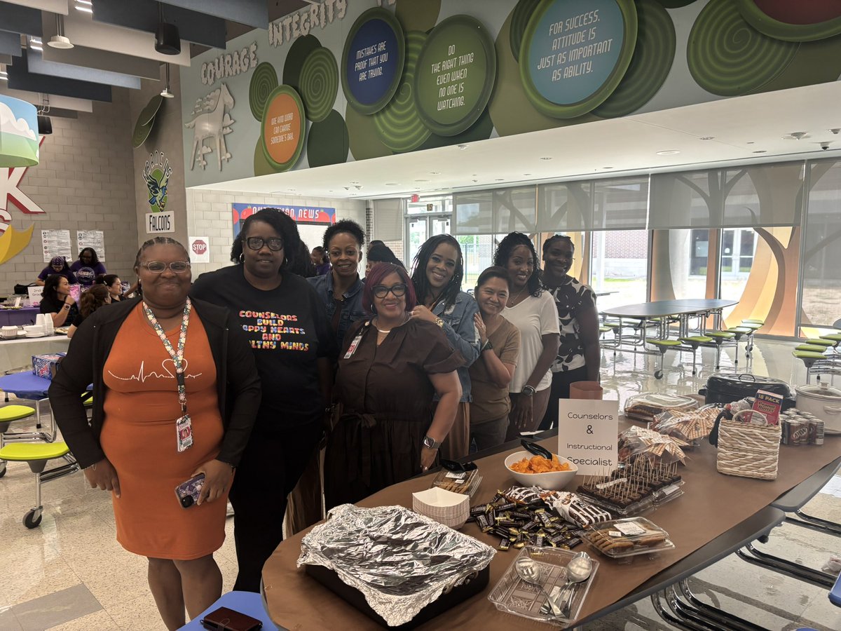 MeoshaDavis2021's tweet photo. Tomorrow marks the beginning of a new school year. We are off to a great start and are excited to welcome our students 😊. https://t.co/eNqjfvmtvT