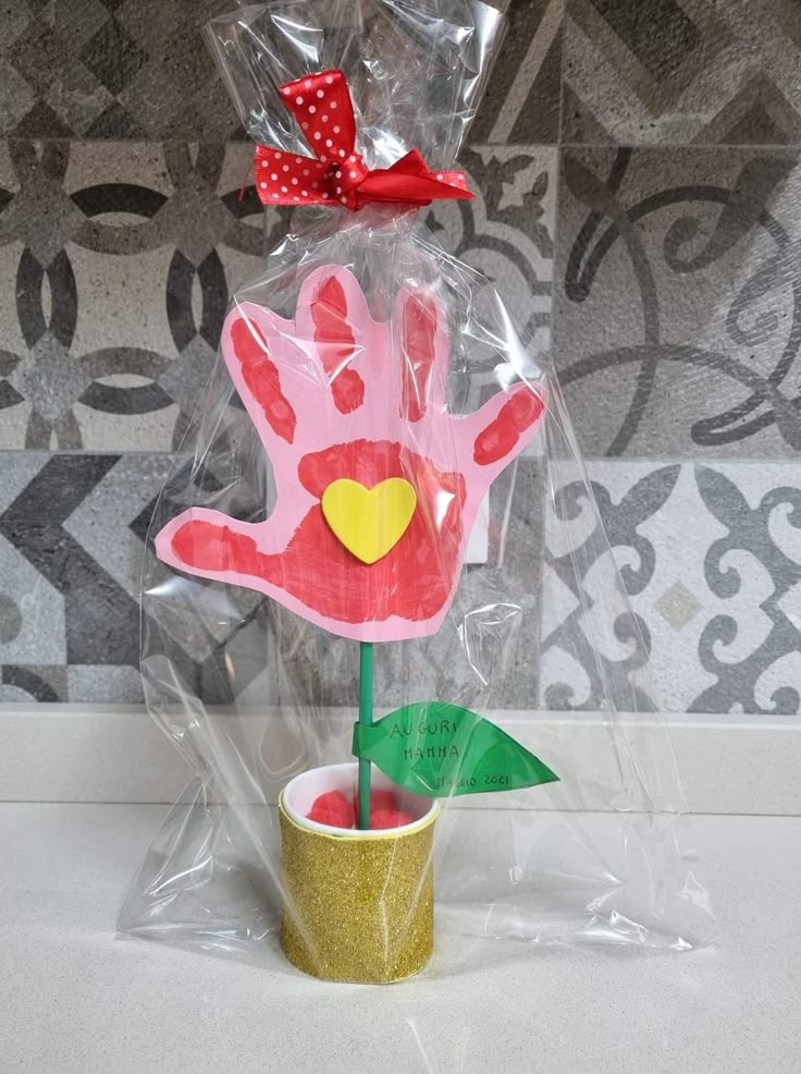 Krlyarchibald's tweet photo. Feliz da dos pais para o papai da Nena (@amordzhelena ). O pai mais dedicado, amoroso e incrível desse mundo! Que seu dia seja incrível ao lado de seus filhos ♡ Amamos você ❤️❤️ https://t.co/W114oh97aA