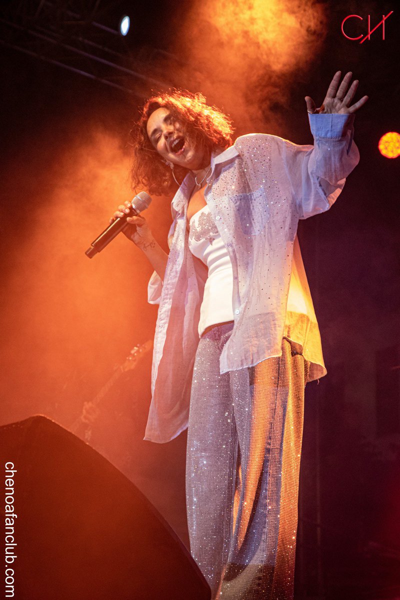 📸 FOTOS de <a href="/Chenoa/">Chenoa</a> de su concierto en Llucmajor #Mallorca en la web del club😍
🌐 Ver más ➡️ chenoafanclub.com/fotos/gira-la-…