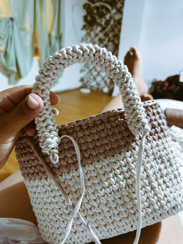 DremJuan's tweet photo. Una Reina! Corona👸🏽! Y hace hermosos Diseños... 🥰 https://t.co/elXypX2VrD