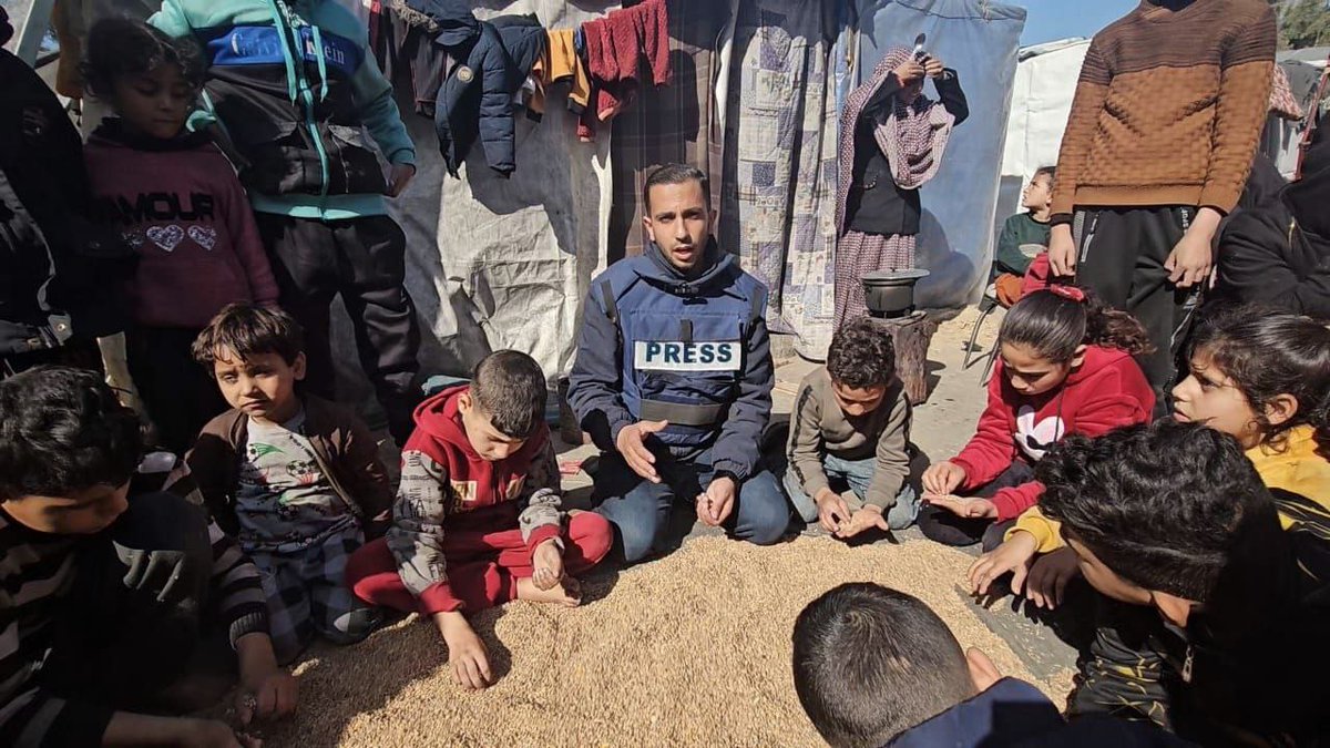 tanertimurr's tweet image. İsrail&apos;in Gazze&apos;ye yönelik saldırılarında El Cezire muhabiri Enes Şerif ve 3 gazeteci arkadaşı hayatını kaybetti. Rabbim şehadetlerini kabul etsin