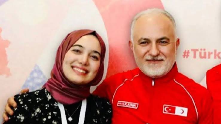 Çadır satan ve katil kızı.
Sizi asla unutmayacağım ve unutturmayacağım.