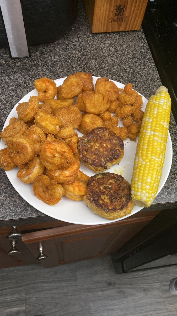 monkeyg50's tweet image. Sunday cooking with etana’s help 👸🏽🏆🎼🎼🇯🇲