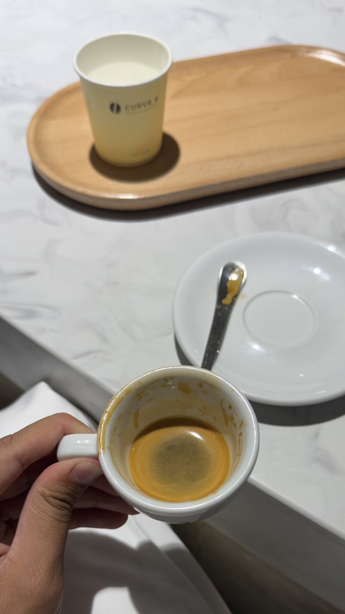 Qeeeei's tweet image. قهوة وصالك حلا لو إنّها مُره
مهما تقهويت ما هزيت فنجالي