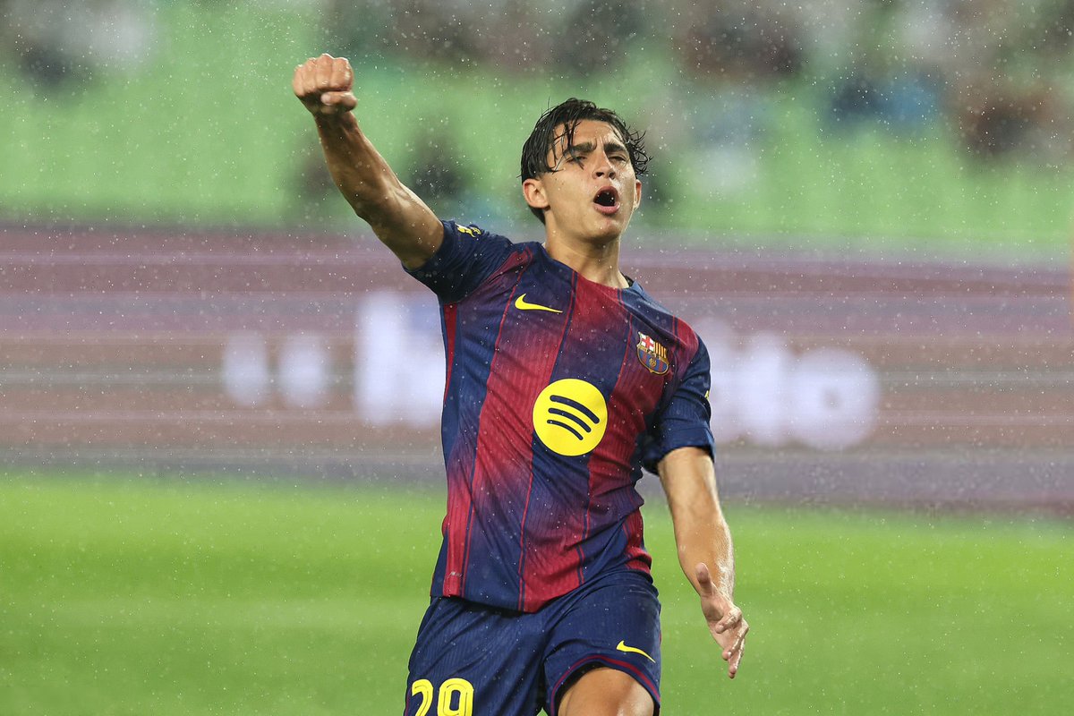 abood_fcb1421's tweet photo. @forcabarca_ar أفضل موهبة صعدت للفريق حتى الآن هو توني فيرنانديز
لاعب عنده لمسة مختلفة ونضج كأنه يلعب من سنوات مع الفريق الأول  💙❤️

 #Barça #TonyFernandez
#GamperBarça https://t.co/f2yx8KilQD