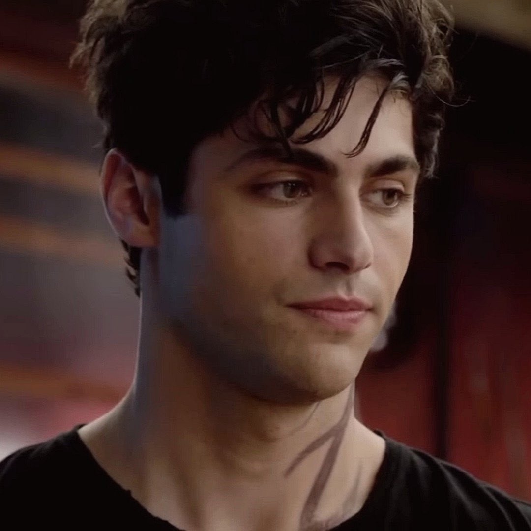 ksmalley40's tweet photo. 🔥🏹😍🏹🔥 #AlecLightwood #MatthewDaddario #Makec #Shadowhunters https://t.co/yM0DQcDJPM