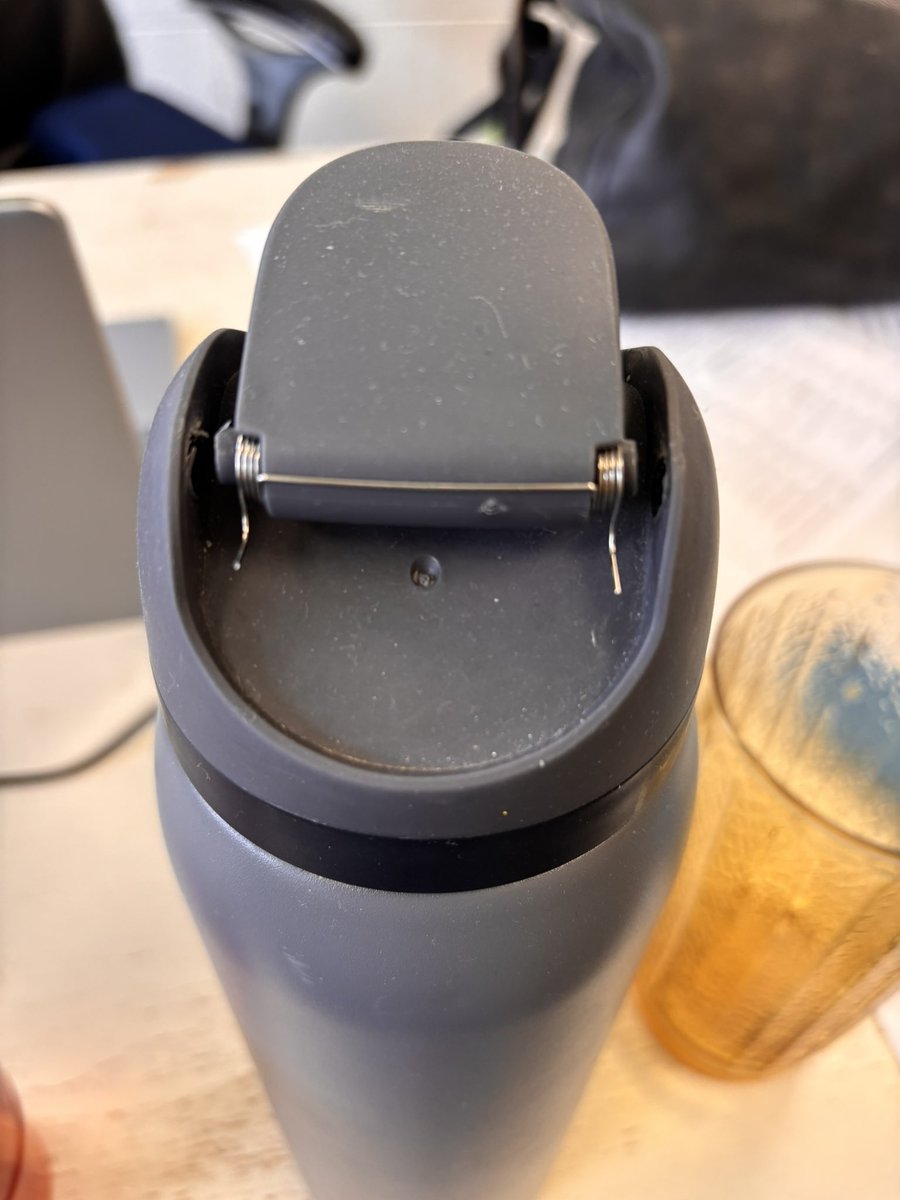 tim_aldridge2's tweet photo. @owalalife how do I do a warranty claim? Our bottle lock broke off.

Thanks https://t.co/pxgt2y8Vpv