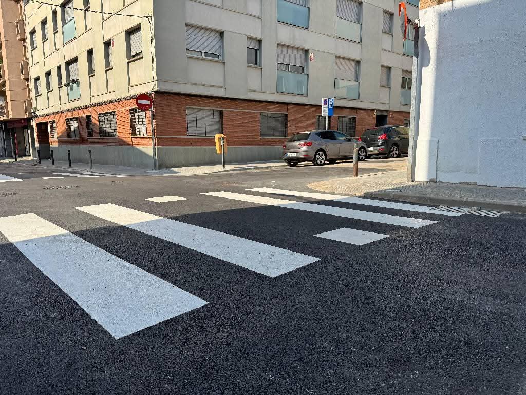 jordi_ballart's tweet photo. 👷🏻 Aquesta setmana hem actuat a la rambla d’Ègara (davant de #LaFACT) i al carrer d’Arquimedes (entre Pare Llaurador i Fra Bonaventura Gran) dins del Pla d’Asfaltats.
🚰 També s’ha asfaltat l’encreuament d’Arquimedes amb Watt per obres de #TAIGUA.
🚧 Seguim! https://t.co/w58WEpF1mq