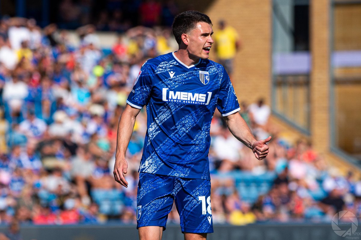 shotbytxm's tweet photo. Gillingham vs Walsall. 

📸 AHPIX | All Photos Copyrighted. 

#gills #walsallfc https://t.co/OT9fPIPx4K