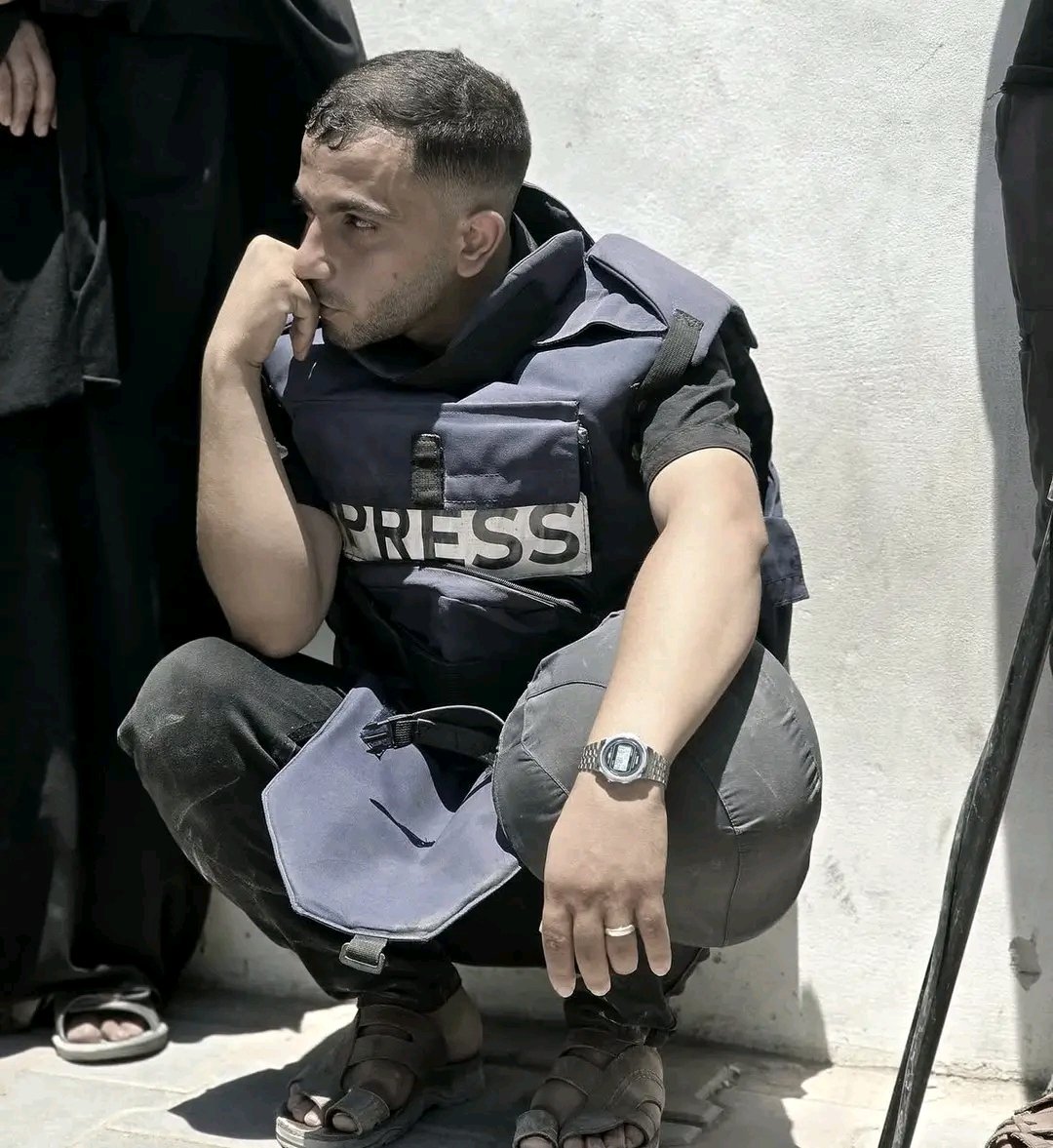 وإنه لجهاد، نصرٌ أو أستشهاد...
الرحمة لأنس، والعار لأنظمتنا العربية والإسلامية، ولا نقول إلا حسبنا الله ونعم الوكيل.
#أنس_الشريف