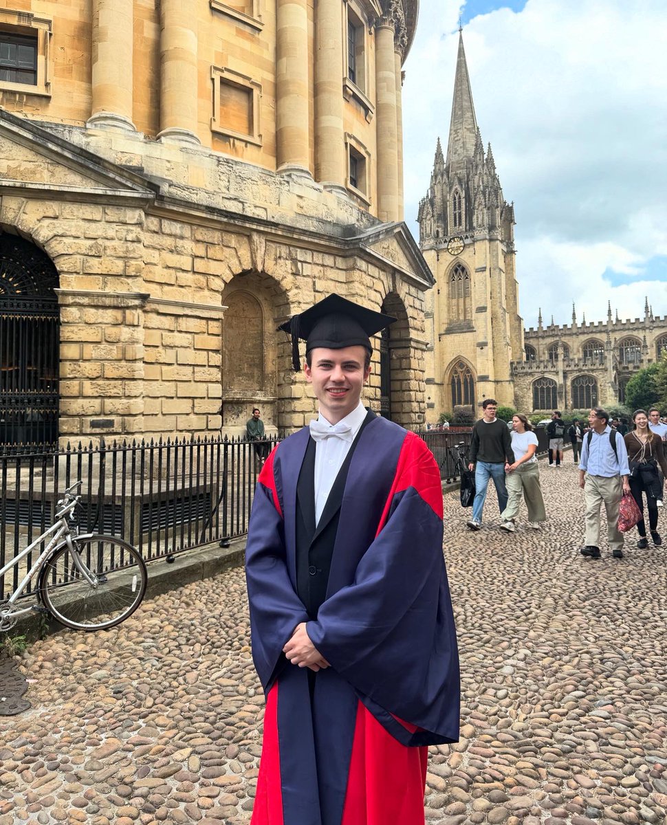 Joe_Bloomfield's tweet image. And with that, the DPhil journey is complete! So many people to thank, especially the brilliant Michael Macdonald and @ccsahner for all their support and advice along the way.