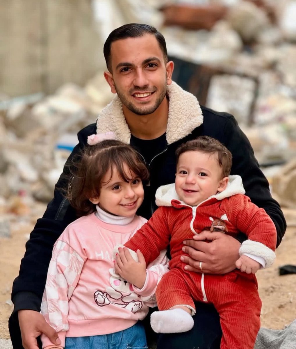 يارب انتقم لهم يالله انتقم لهم يالله انتقم من كل متخاذل العرب قبل الصهاينة دمرهم يا الله اقصفهم و ايقظهم على فاجعة لا يطئنوا بعدها أبدا ترمب و النتن حكام العرب المتخاذلين انتم خصوومه يوم القيامة اشف صدور قوم مؤمنين يالله

#أنس_الشريف