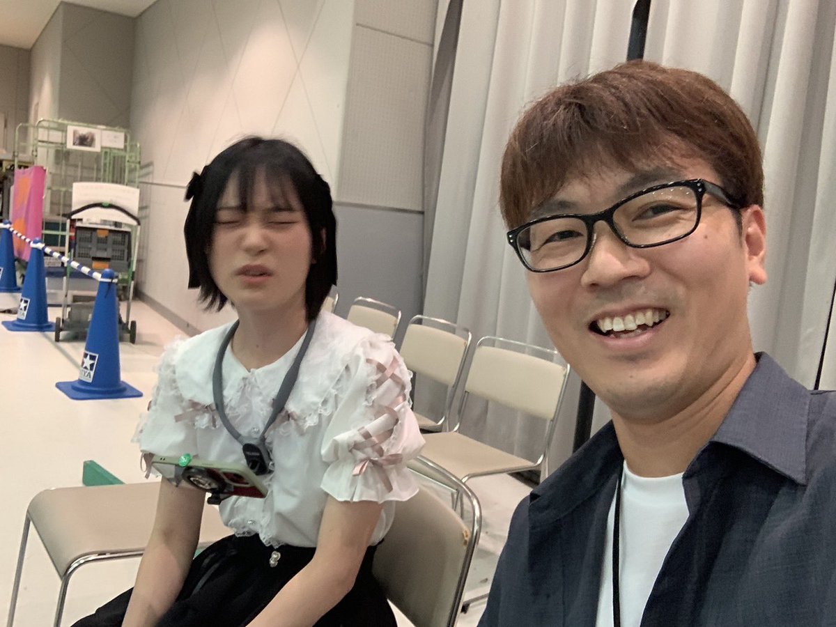 生姜焼き弁当を爆速で作った☔️

昨日実は再チャレ二次でまさかの夫婦対決になり(二枚目の死ぬほど嫌そうな写真参照)、しっかり師匠であるおじさんに勝った後の決勝でした👨‍🍳笑
おじさんにミニ四駆を教えてもらっての今なので感謝しかないです🙏

先を越されたと根に持たれてます😅笑