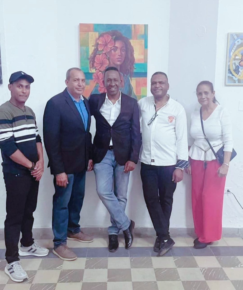 faraujo01's tweet image. Certificaciones Artistas Plásticos del Colectivo Contemporáneo de Arte #CocoD'Art, Premiaciones maestros Artesanos de @fedarte02  y honor a obras de arte, en el marco de la Exposición Colectiva Sol, Arena y Color dedicada a Qatar y homenaje a Tony Espaillat.