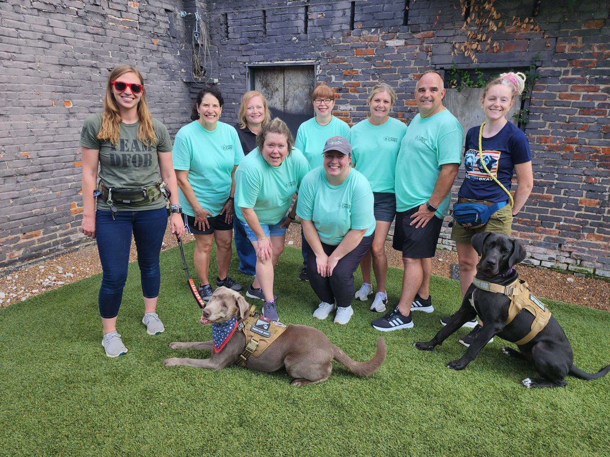 DFOB_HQ's tweet photo. Today's #SundayShoutout goes to Compana Pet Brands who were in earlier this week donating their time and talents. There was no stopping them from getting the hard work done! 

#community #time #talent #dogsforourbrave #companapetbrands https://t.co/rW73d1Ohks