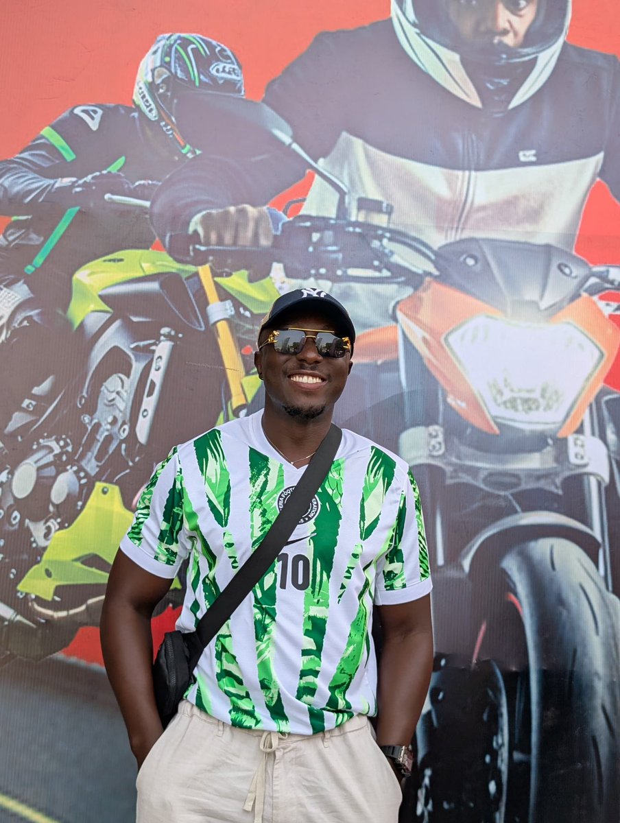 Mczeph's tweet photo. Never a dull moment with @Badgang_ng Jollof and Palmie.
S/0 to @zaynaboflagos and @KarenSpikes  wey carry me reach there with their drinks.
Always proud to belong to the biking community. https://t.co/qbPROWpYHF
