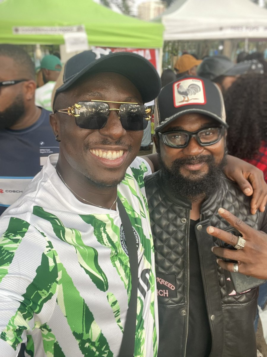 Mczeph's tweet photo. Never a dull moment with @Badgang_ng Jollof and Palmie.
S/0 to @zaynaboflagos and @KarenSpikes  wey carry me reach there with their drinks.
Always proud to belong to the biking community. https://t.co/qbPROWpYHF