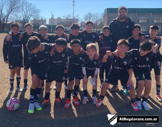 AllBoysLocura's tweet photo. Fútbol Infantiles: #AllBoys jugó contra #DeportivoMorón..
Cat. 2015: All Boys 0 - 0 Deportivo Morón
Cat. 2014: All Boys 0 - 0 Deportivo Morón
Cat. 2013: All Boys 1 - 1 Deportivo Morón
Cat. 2012: All Boys 1 - 3 Deportivo Morón
La próxima fecha será de visitante contra #EPARD.. https://t.co/E2Ms4FzhGx