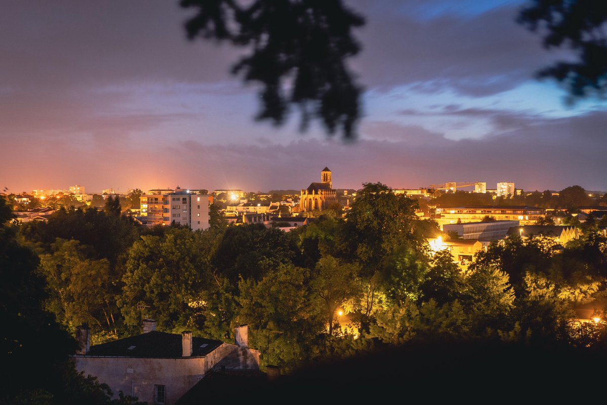 Ville de Niort (@mairie_niort) on Twitter photo « #Niort,
c’est beau une ville la nuit »
Lancement d’une série d’images réalisées par nos photographes pour vous faire découvrir votre ville autrement.
Vous aussi, partagez-nous vos clichés ! (communication@agglo-niort.fr avec la mention j’accepte que mon image soit publiée) « #Niort,
c’est beau une ville la nuit »
Lancement d’une série d’images réalisées par nos photographes pour vous faire découvrir votre ville autrement.
Vous aussi, partagez-nous vos clichés ! (communication@agglo-niort.fr avec la mention j’accepte que mon image soit publiée)