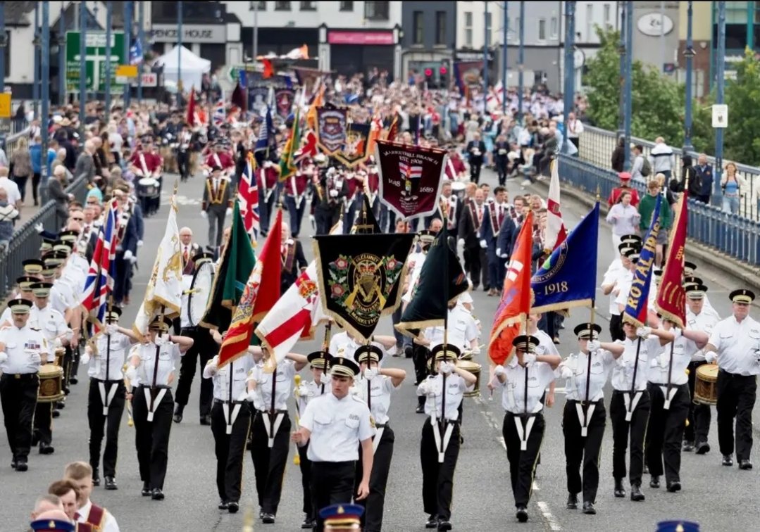 kvfb49's tweet photo. The band on the march in Londonderry yesterday 🇬🇧 🎶 🥁 https://t.co/eQndLNagbR
