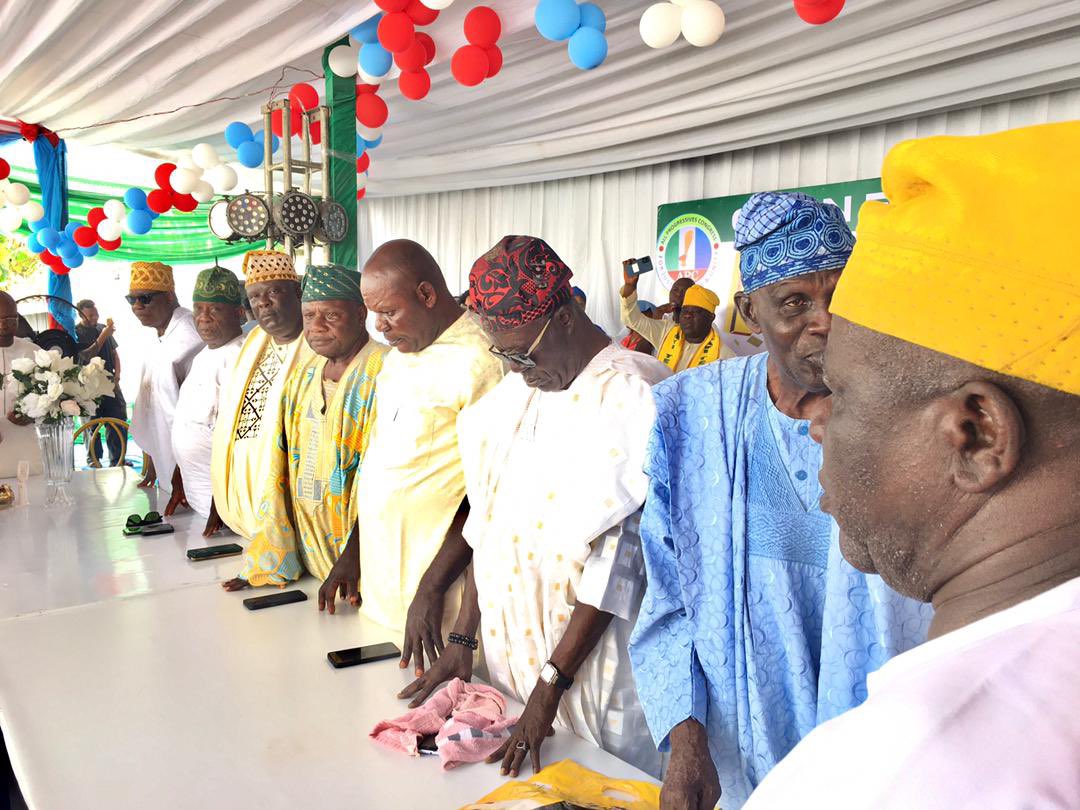 Ola_Of_Ogun1's tweet photo. Ogun East for YAYI @56.

#OgunEast  
#YAYIBirthday https://t.co/WMfvbXo6vY