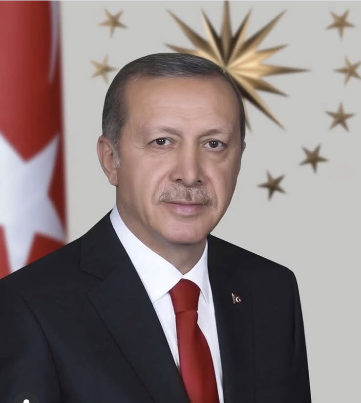 Çok adamla Partisini yönetemeyenler karalamak için tek adam dediler, Liderin başına gelebilecek her şeyle test ettiler,11 yıl halkın seçtiği CB’mız sabırla hem teşkilatını , hem Ülkesini yönetti , hem de dünyaya yön verdi,işte bu yüzden <a href="/RTErdogan/">Recep Tayyip Erdoğan</a> ‘ı desteklemeye devam edeceğiz