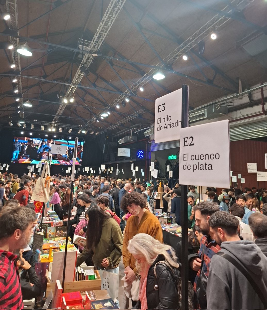Últimas horas de la <a href="/FEditores/">#FED25 : Feria de Editores</a> de Buenos Aires a pleno. Gracias por acompañarnos.