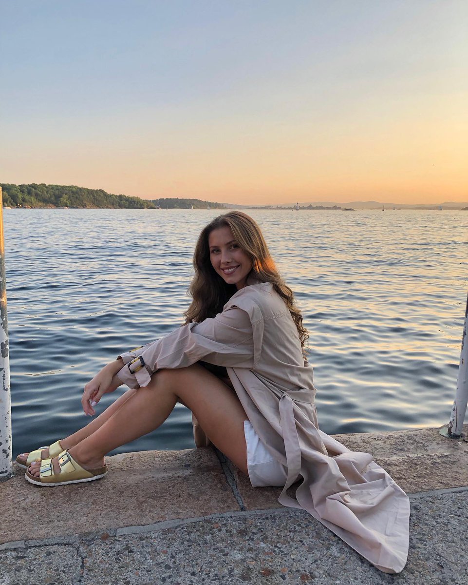 I'm not the prettiest, I'm not the funniest, I'm sure, but at least I'm not a liberal🇺🇸 If you follow me, I'll follow you back.🇺🇸🇺🇸
#MAGA #IFBAP #Patriots