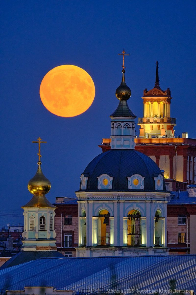 🌕 Una Luna de tamaño gigante se asoma justo ahora sobre Moscú

esrt.site/actualidad/560…