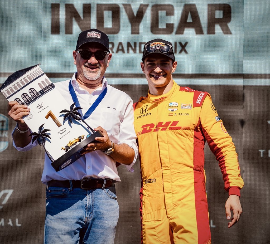 ShamiKalra's tweet image. Congratulations Alex. You’ve made this year one of the most memorable for me and so many others. 

Proud to have been a small part of this historic time in racing. 
#IndyCar