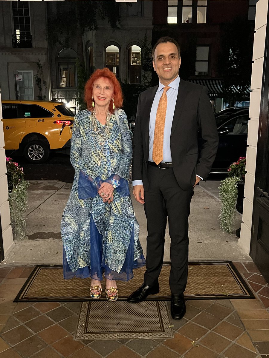 DrJudyK's tweet photo. Running into DPR/Ambassador Usman Jadoon @usmanjadoon_fsp at the Pakistan House reception celebrating their UN presidency! Sometimes the best moments are the unplanned ones. Grateful for meaningful conversations and Pakistan's leadership on the global stage. #PakistanHouse #UN https://t.co/YTiNNh1A6w