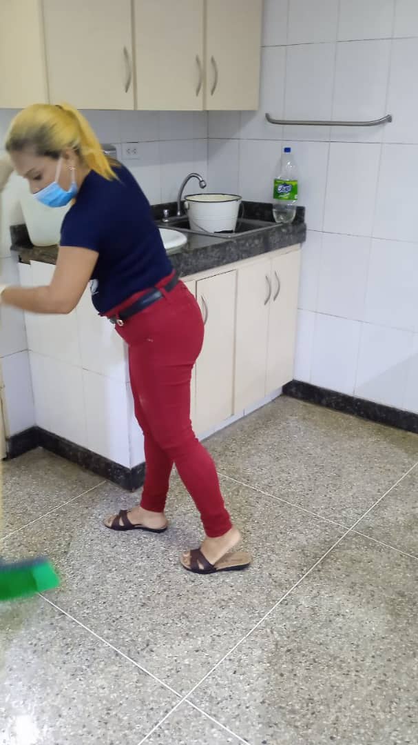 Los colaboradores de la Brigada Médica Luis Sanabria del Municipio Cedeño estado Monagas realizaron Jornada de Higienización y Desinfección de la Sala de Terapia y Hospitalización en saludo al Cumpleaños 99 de nuestro Comandante en Jefe Fidel Castro Ruz. #100AñosConFidel