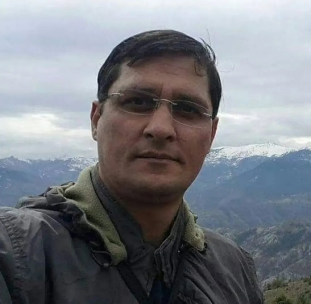 Eren bülbül'ü korumaya çalışırken 41 kurşunla şehit edilen jandarma astsubay kıdemli başçavuş ferhat 
gedik 
Aziz  ruhu  şad olsun.