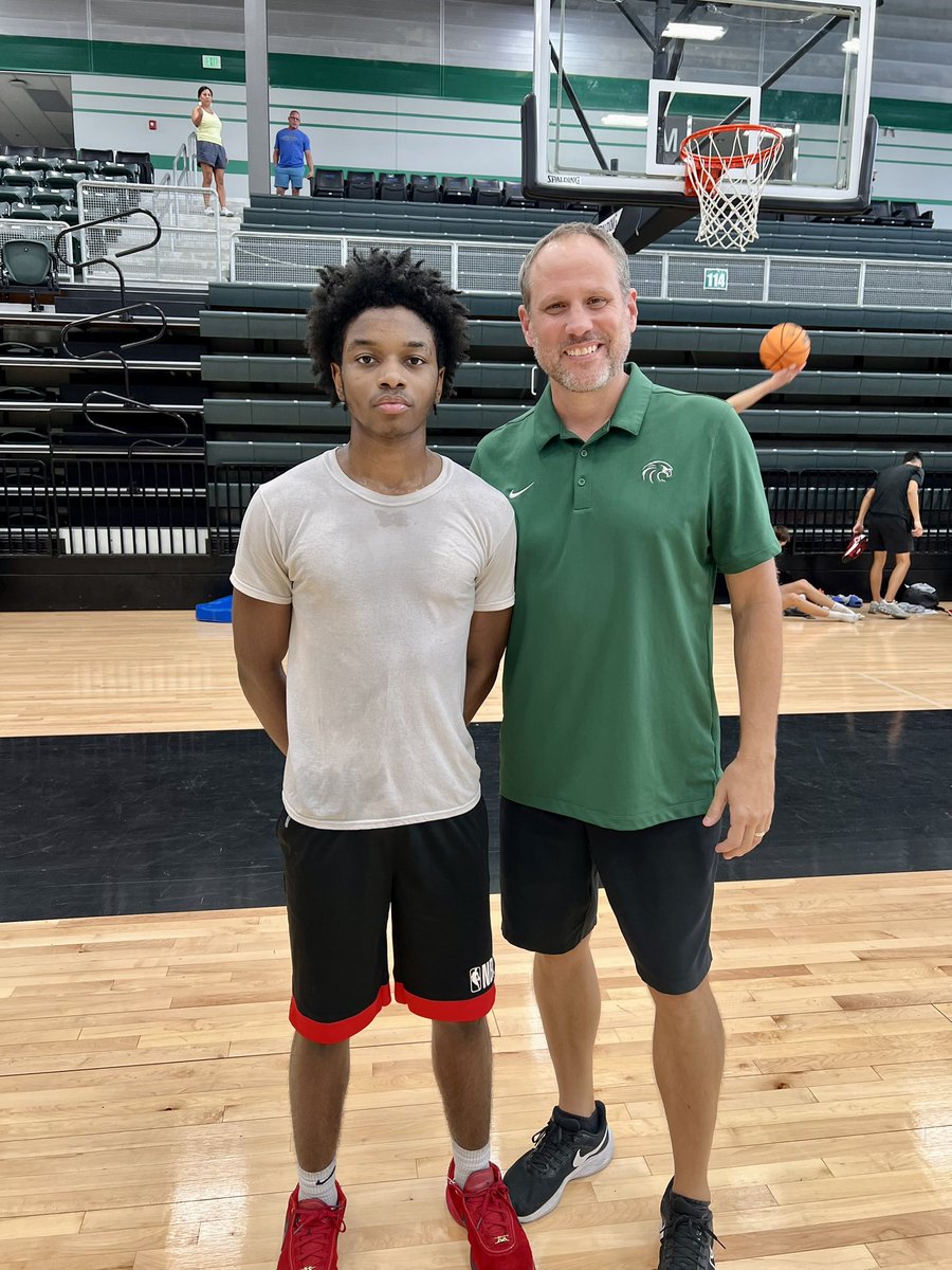 MassaiJWare's tweet photo. Big thanks to NSU &amp; @JaHavens for the elite camp today 🙌🏾🔥 Great runs, great coaching, and good vibes all around. Appreciate the experience! #EliteCamp #Grind
@RiverHawksMBB #TeamNSU #NortheasternStateUniversity #basketball https://t.co/3hAmh3HraZ