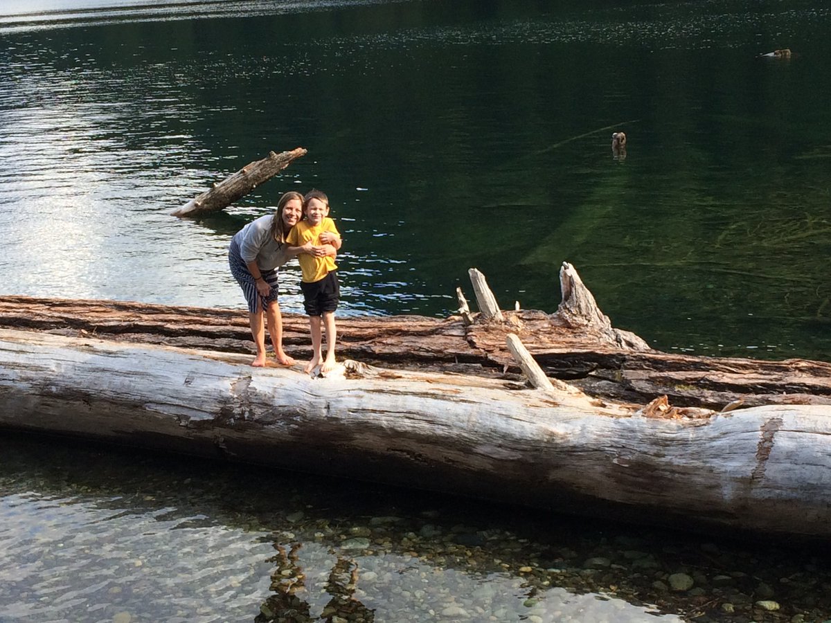 KZavus's tweet image. In my excitement and anticipation for my upcoming camping trip in 3 days, I’ll drop a few #Camping #ProTips and pictures as a countdown.

🏕️#1 instead of buying ice for the cooler, fill old juice jugs w/water, freeze w/lids off 3 days before.
No more watery coolers/soggy food.