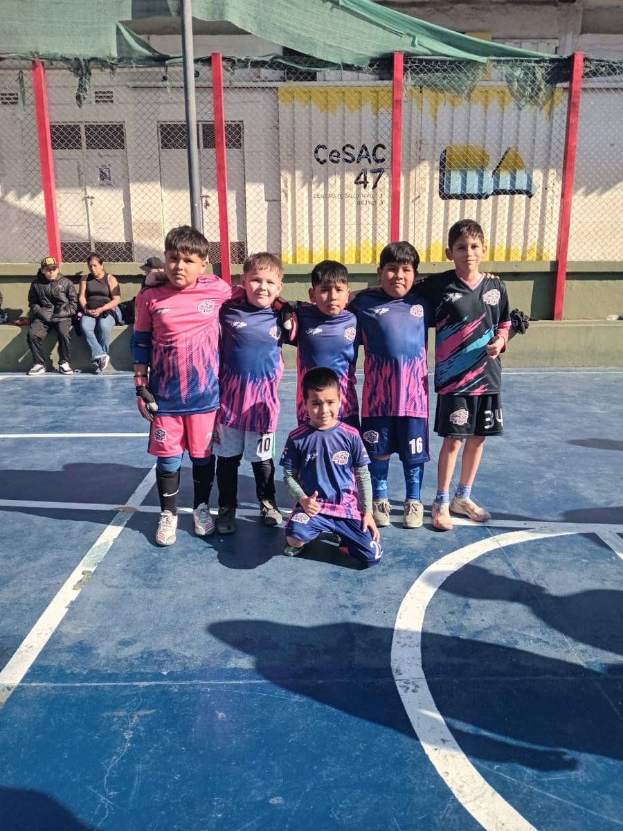 Sábado de baby futbol de local, gano la 2012, empato la 2013, perdió la 2014 y ganaron la 2015, 2016 y 2017.
Y este domingo tuvimos futsal de visitante.
#playonjuega #playoncompite #playonsedivierte