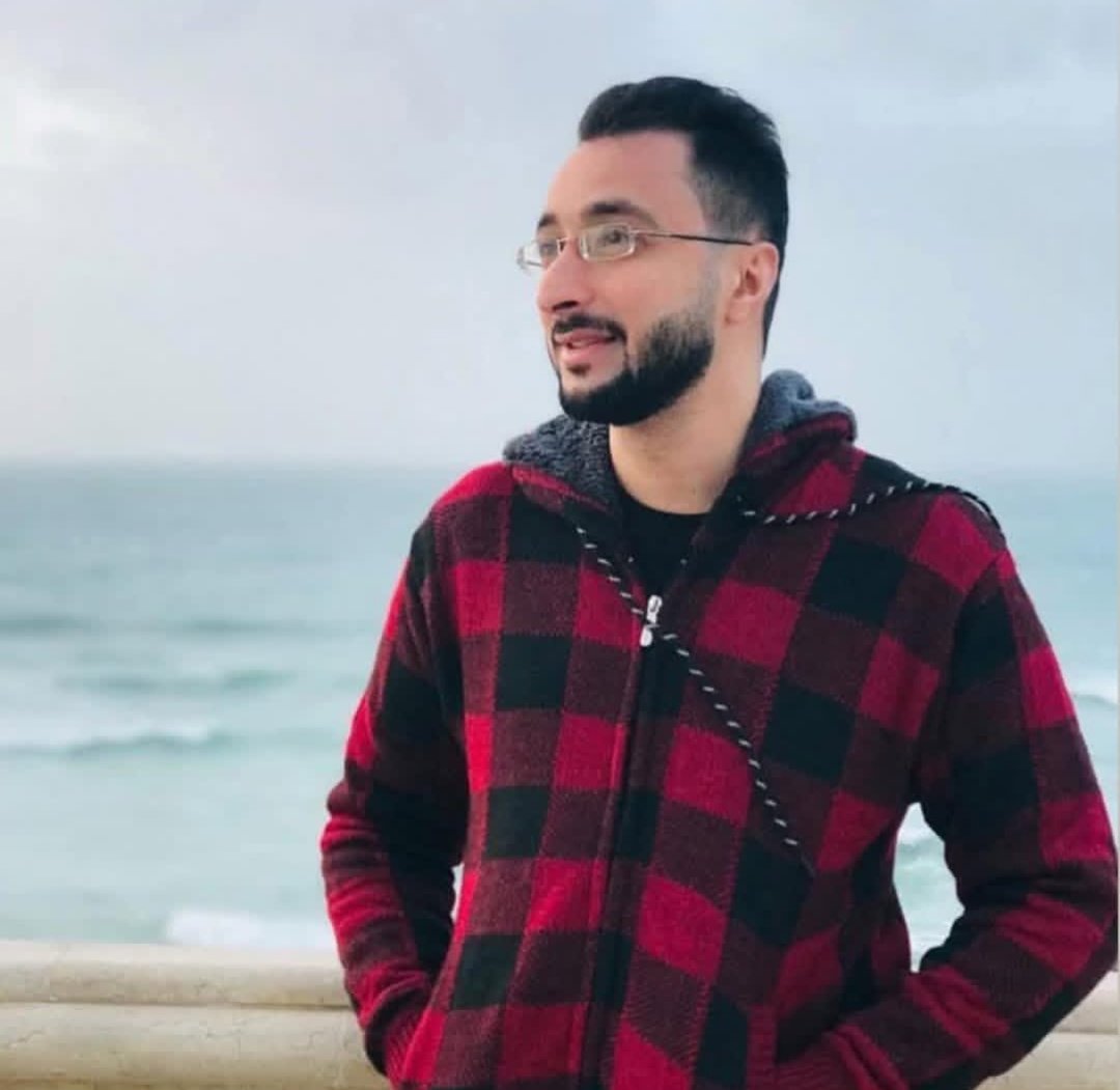 S_Aljafarawi's tweet photo. يا الله حتى محمد استشهد 💔
يا الله محمد قديش شب جدع ومحترم وكان بحب شغلو وكان بوصل المعاناه بكمرته وأفكاره الإبداعية 💔
محمد شهيد💔 https://t.co/mqneQKo5TU
