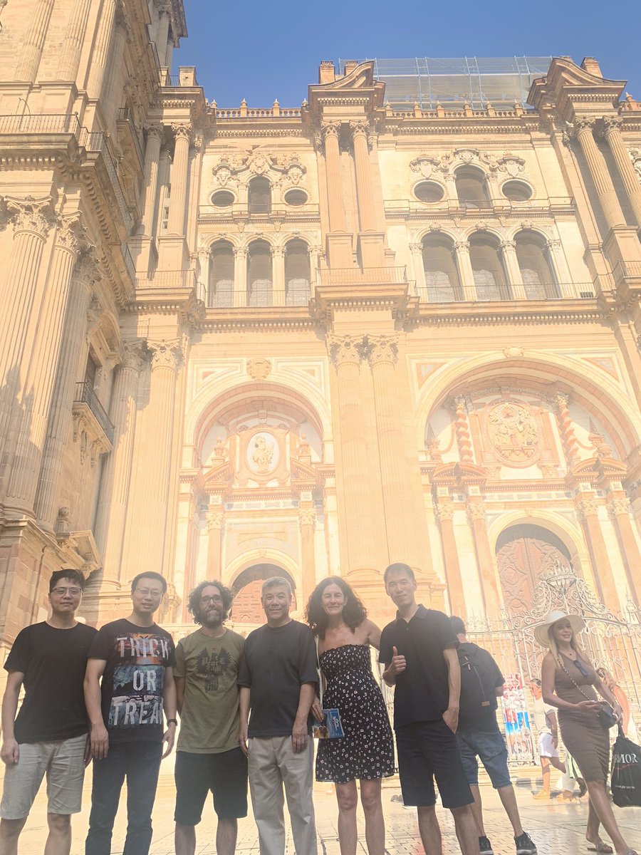 DavePosePadilla's tweet photo. Enjoying the visit of our colleagues from the Institute of Fruit Science, Profs. Chen, Li, Hu, and our good pal Prof. Li. Thanks for stopping by and being so generous! Looking forward for starting new collaborations between @IHSM_CSIC_UMA and @ZJU_China https://t.co/EvLObV344K