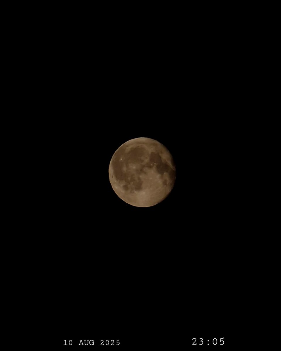 IDadzkov's tweet photo. Decrescent Full Moon (99%) tonight. 30×
Убывающая полная Луна.
#nature #Moon #FullMoon #MoonPhoto #FullMoonPhoto https://t.co/8sWtCqZNPT