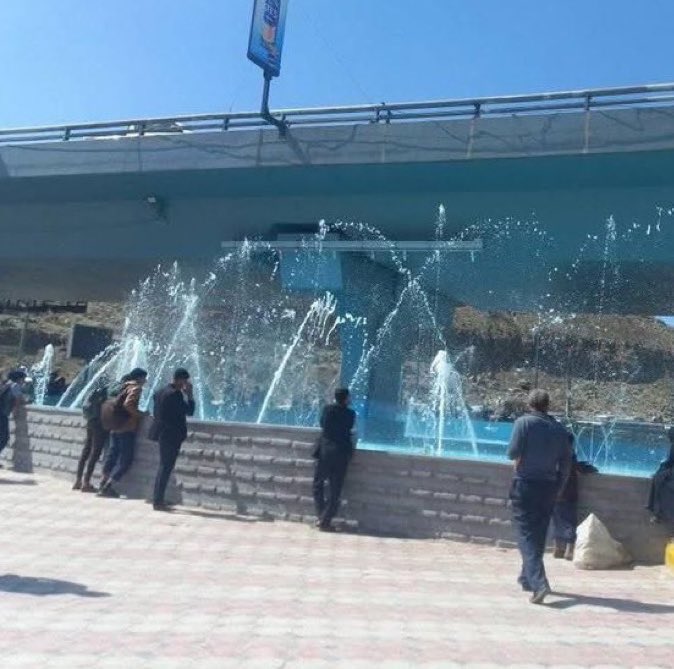 إلى الحوثي :

حساباتكم اللي مسمي نفسه بنت قطر و حسابات بنات وحمود وغيره كثر .. واللي يديرها المكلف نصر الدين عامر .
—-
إذا ما وقفتوا بزارينكم ، والذي رفع السماوات أسبوعين بالكثير وأوجه دعوة لـ #أحرار_اليمن يجتمعون عند نافورة السيد حسين يدعسون علب الميرندا🌷