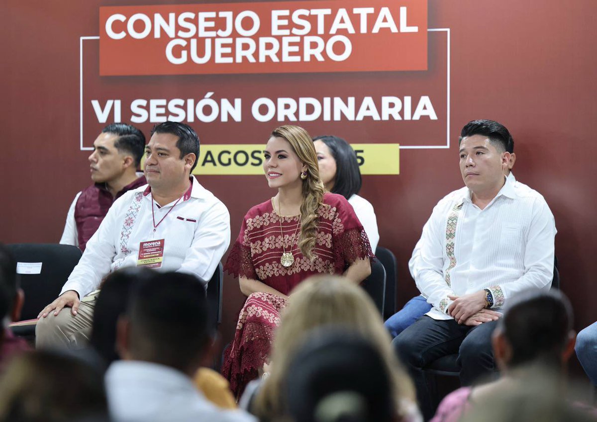 EvelynSalgadoP's tweet photo. Este domingo asistí a la Sexta Sesión Ordinaria del Consejo Estatal de Morena, donde junto a compañeras y compañeros compartimos la unidad, esperanza y compromiso de seguir llegando a cada rincón de Guerrero, consolidando el Segundo Piso de la Cuarta Transformación. (1/2) https://t.co/4Ig38zNlGk