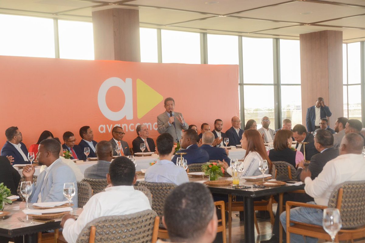 Ha sido un honor compartir en el almuerzo del Consejo Nacional de AVANCEMOS, encabezado por mi amigo Carlos Amarante Baret.
Celebro el surgimiento de esta nueva fuerza política, que nace con un propósito claro: abrir caminos de progreso y justicia social para la mayoría de