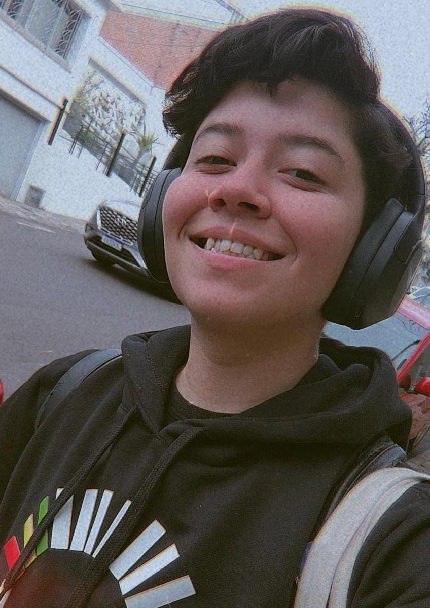 Pré - T // Pós - T, formando, nome retificado, empregado, amado, são e muito, muito feliz.

Se 2025 não foi o melhor ano de todos, não sei qual foi ❤️