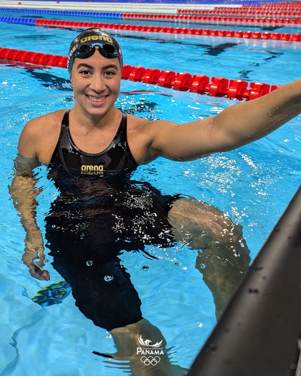 COlimpicoPanama's tweet photo. ¡𝗢𝗥𝗢 PARA PANAMÁ EN ASUNCIÓN 2025🏊🏻‍♀️! 

La nadadora panameña Emily Santos logra la medalla de ORO🥇 en la final de la prueba de los 100m pecho, con tiempo de 1:08.44min, en evento celebrado en el Centro Acuático Olímpico de Asunción, Paraguay. https://t.co/AKvhKQmy2j