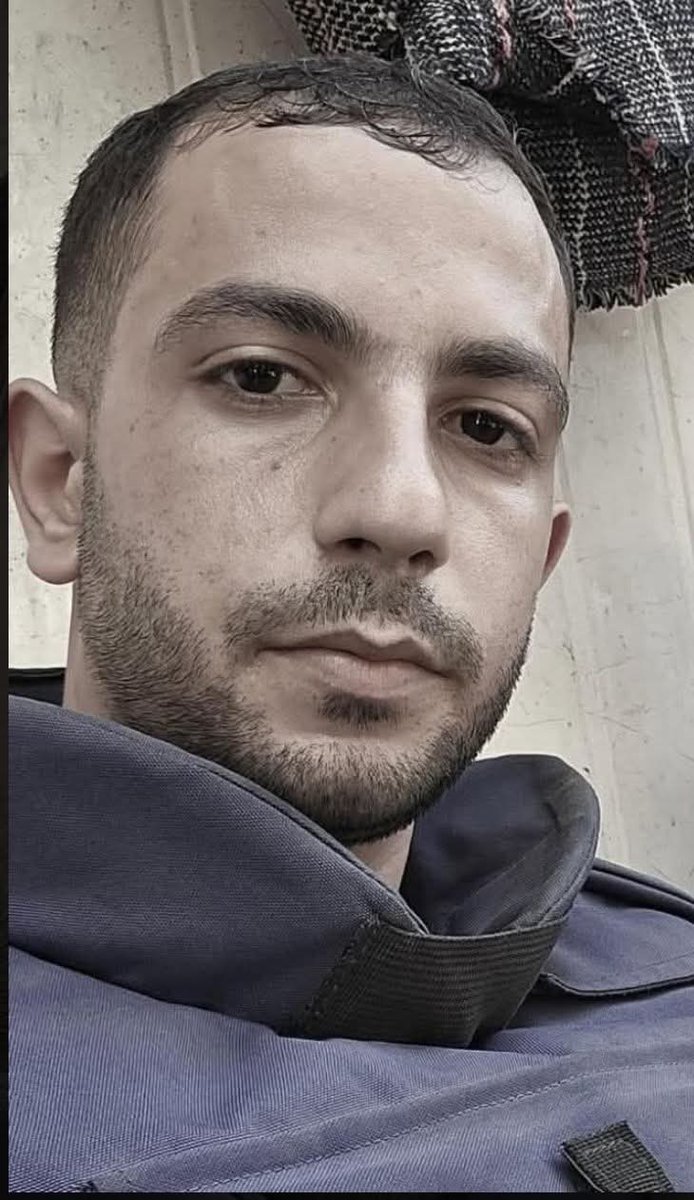 ويكأن الليل والسكون  والأنفاس والأصوات كلها معنا تبكي الشريف أنس ..